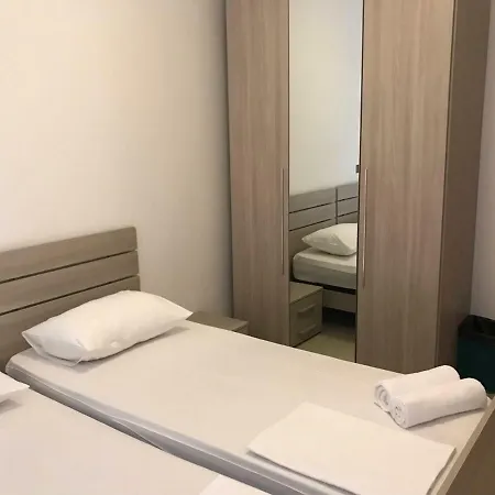 Don Mikiel Rua 5 Appartement